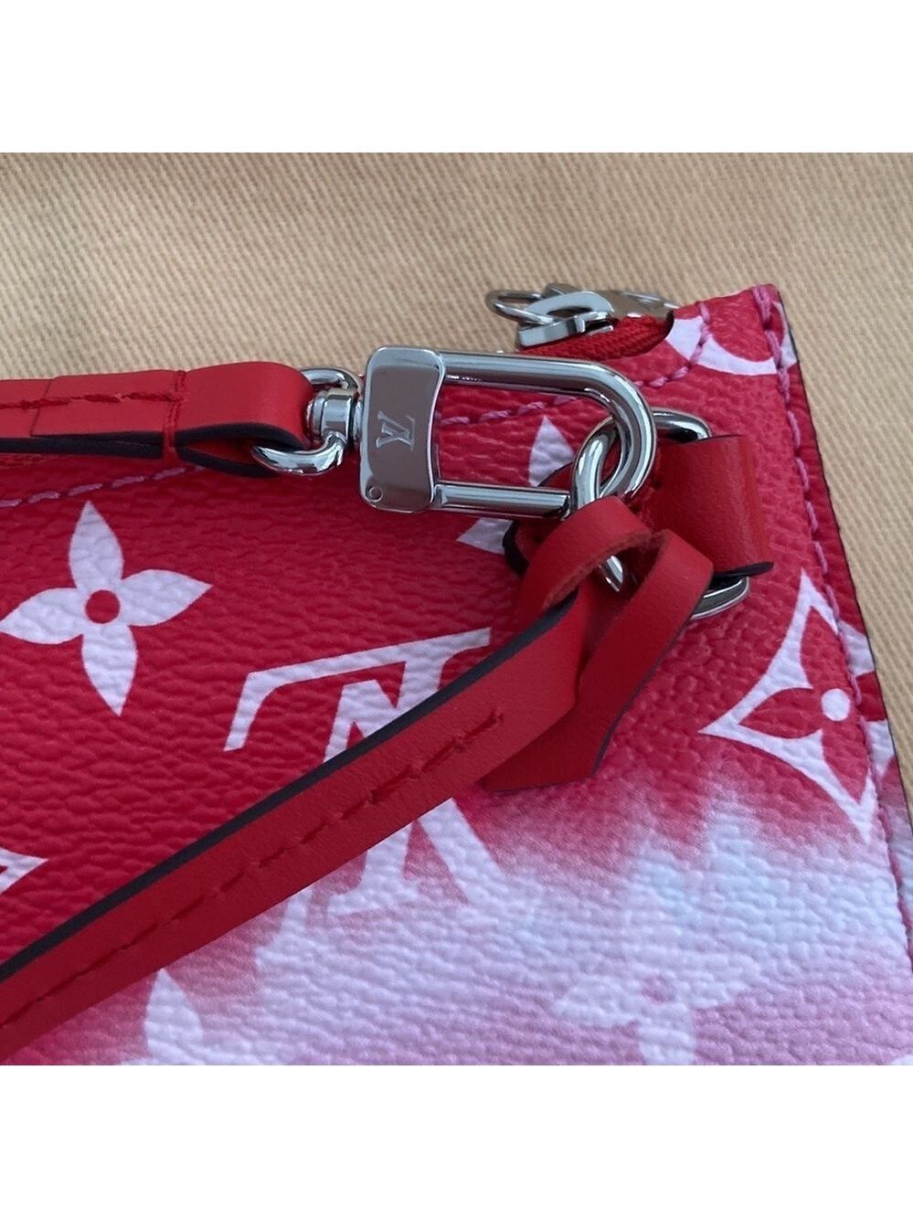 Nwot Louis Vuitton Escale Neverfull MM Pochette - Picture 8 of 10
